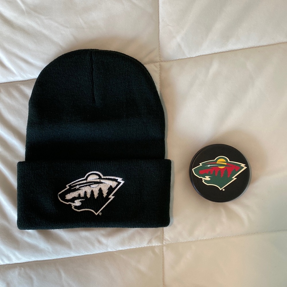 NHL Minnesota Wild Ice Hockey Beanie and puck